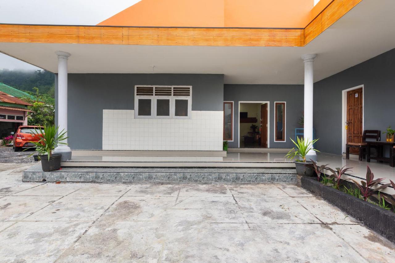 Oyo 1966 Bromo Hill Hotel Probolinggo Kültér fotó