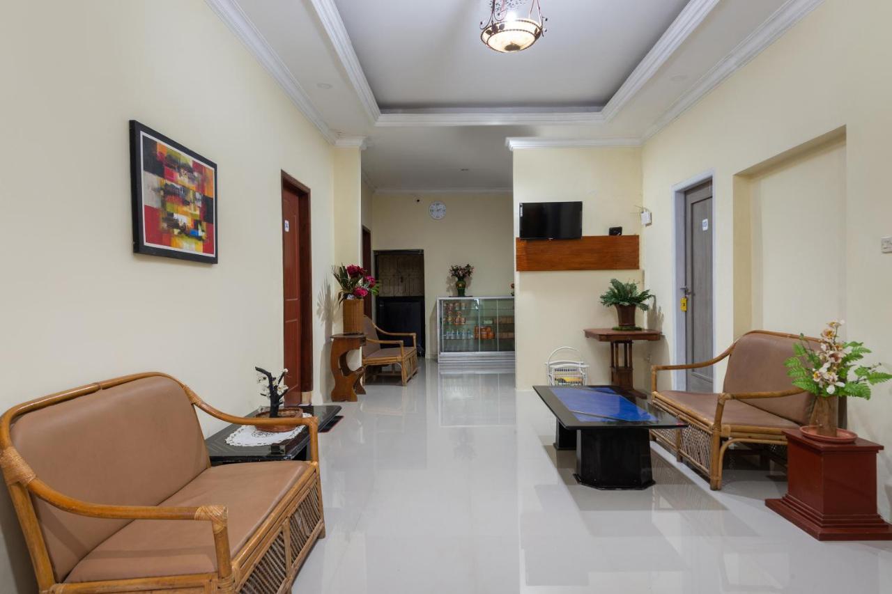 Oyo 1966 Bromo Hill Hotel Probolinggo Kültér fotó