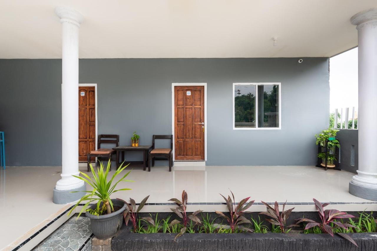 Oyo 1966 Bromo Hill Hotel Probolinggo Kültér fotó